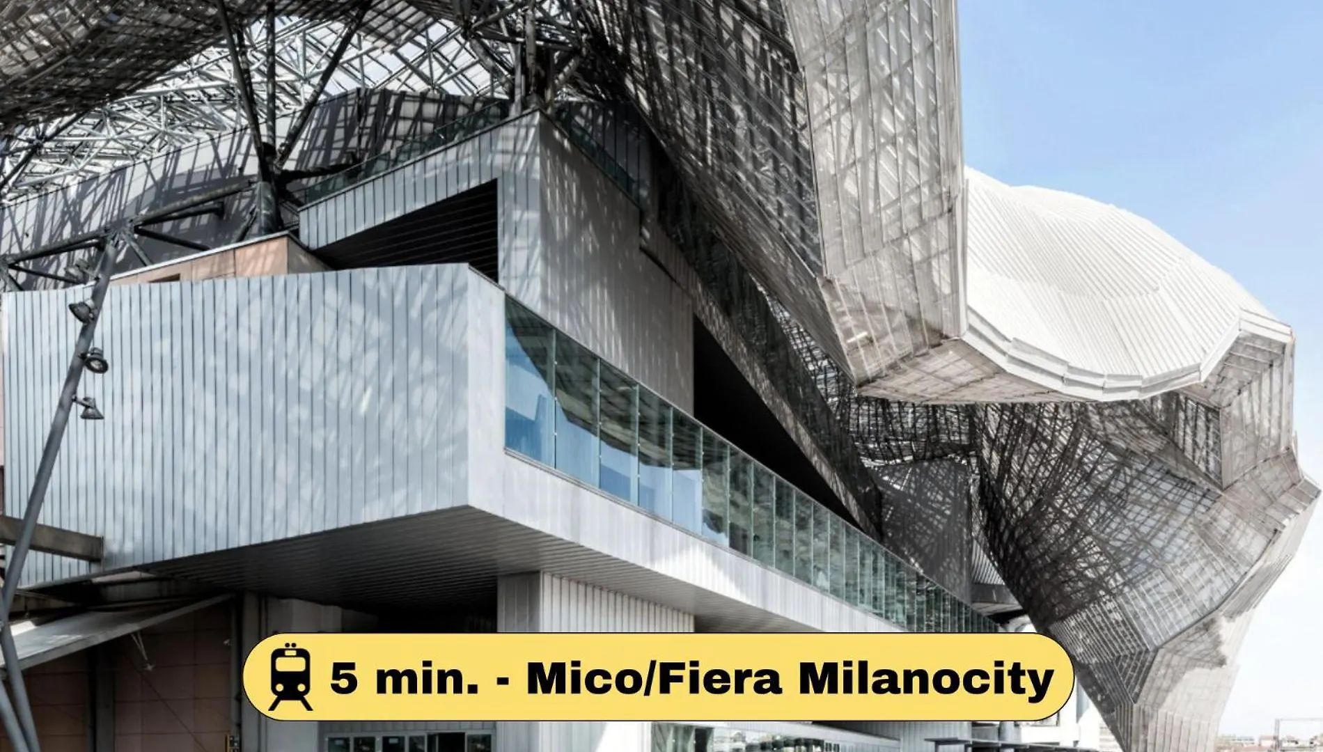 2 Bedroom Apartment - Buzzi Hospital, Sempione, Mico, 100Mt Metrom5 Milán 0*,