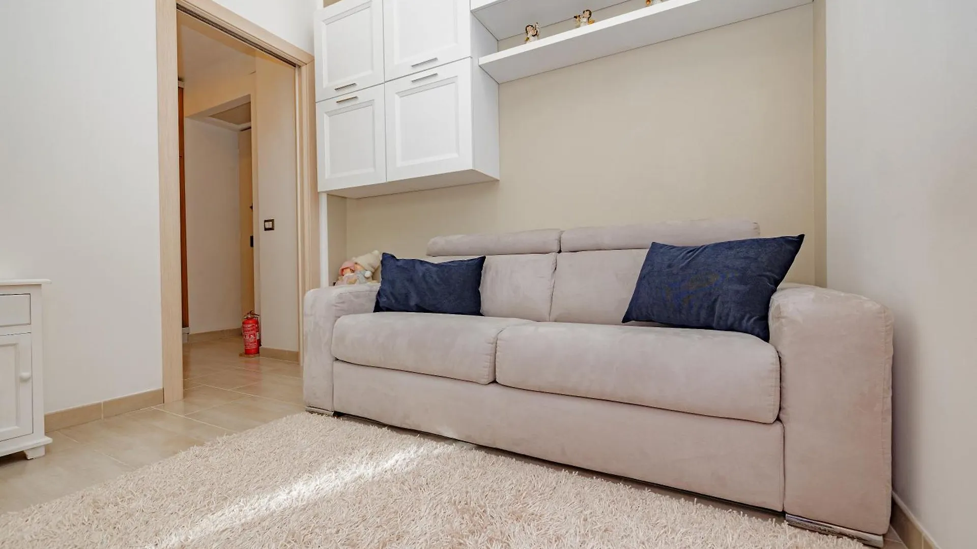 2 Bedroom Apartment - Buzzi Hospital, Sempione, Mico, 100Mt Metrom5 Milán