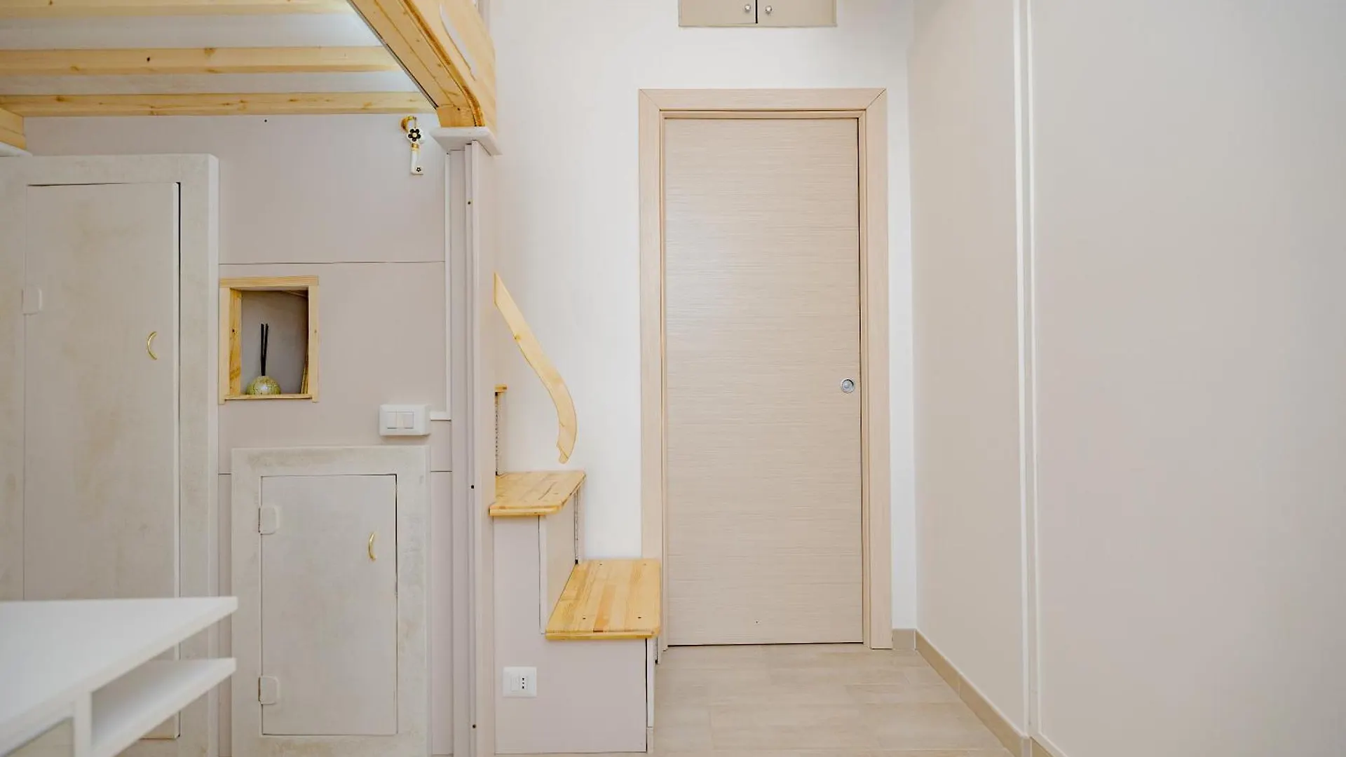 2 Bedroom Apartment - Buzzi Hospital, Sempione, Mico, 100Mt Metrom5 Milán