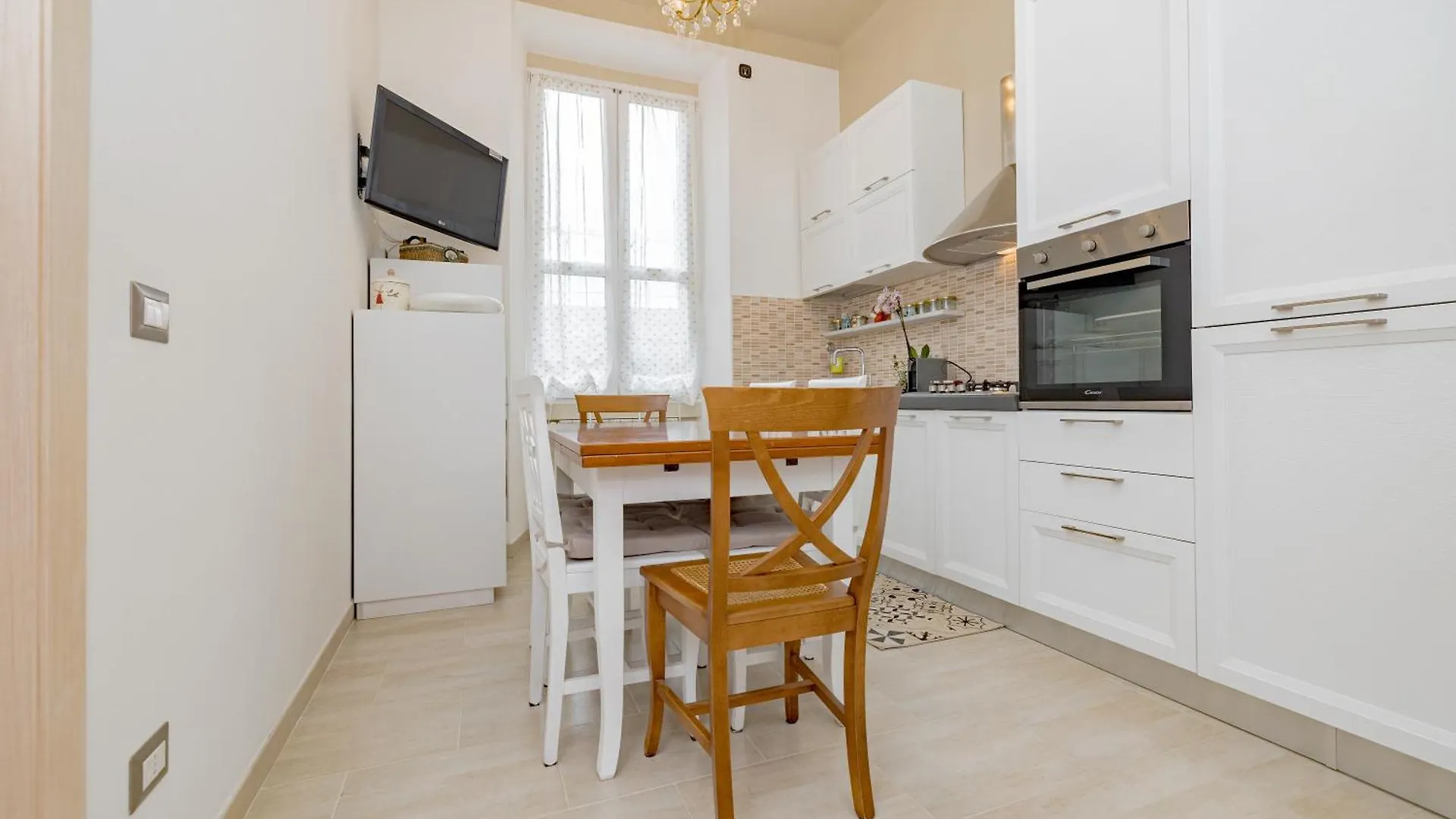 2 Bedroom Apartment - Buzzi Hospital, Sempione, Mico, 100Mt Metrom5 Milán