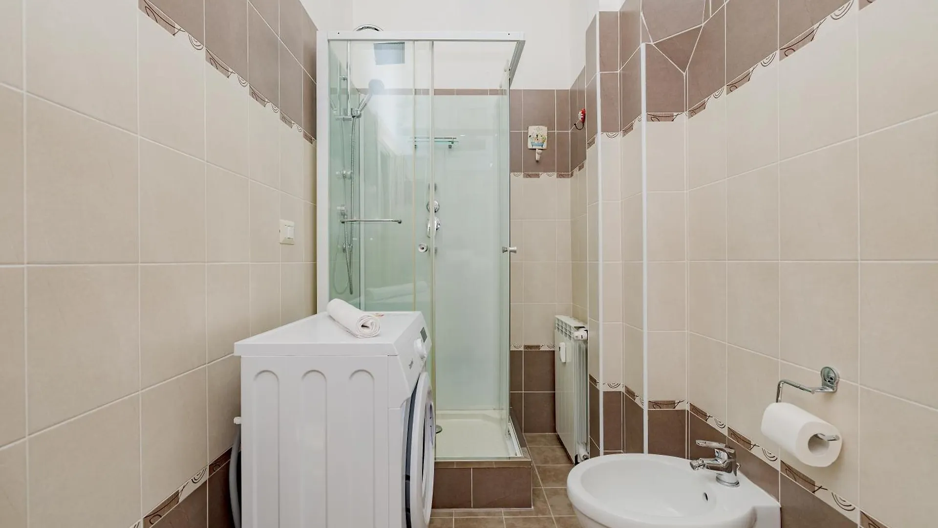 2 Bedroom Apartment - Buzzi Hospital, Sempione, Mico, 100Mt Metrom5 Милан